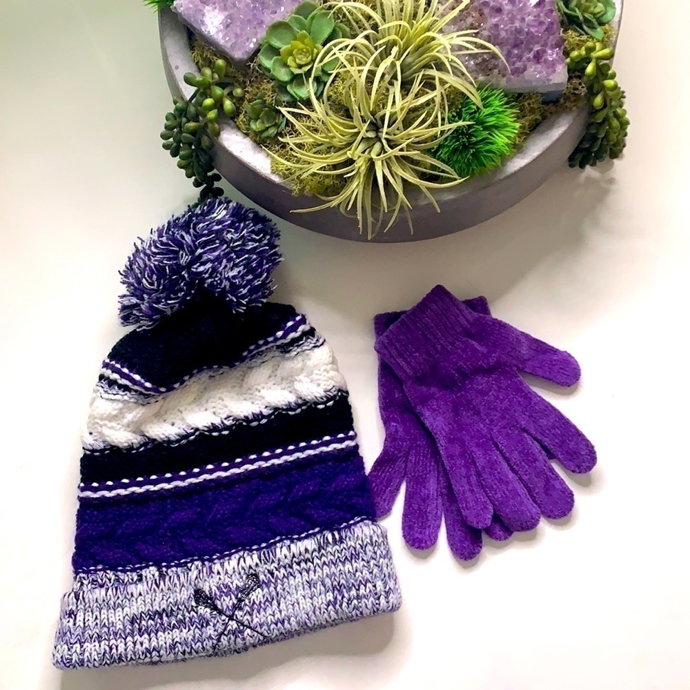 Lacrosse purple & black pom-pom acrylic knit hat and Gloves set winter